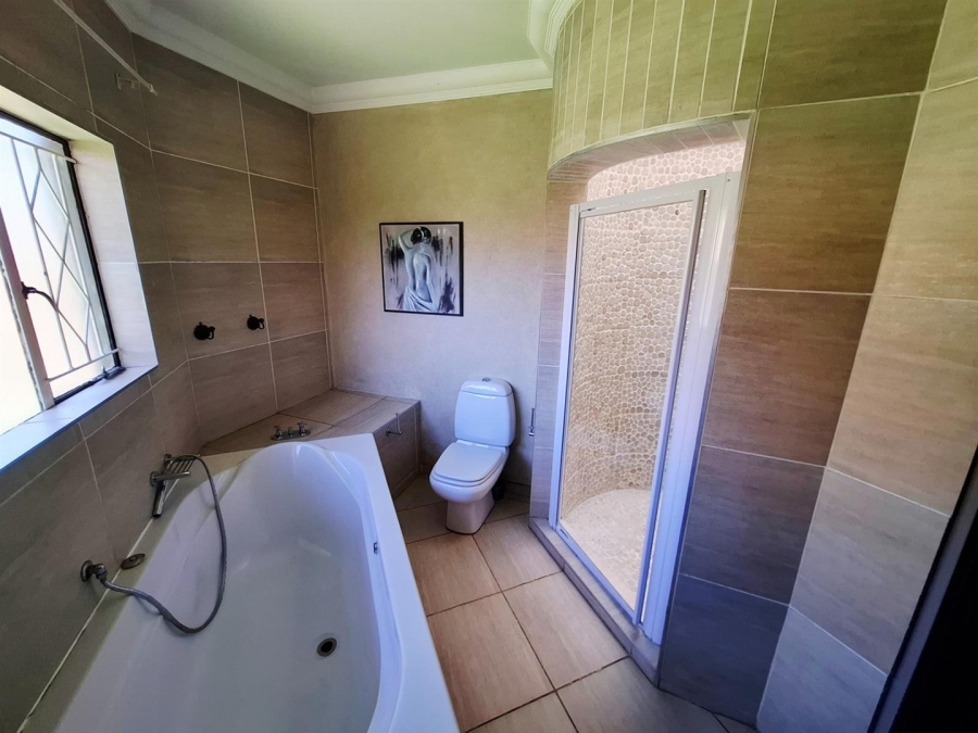 5 Bedroom Property for Sale in Aerorand Mpumalanga