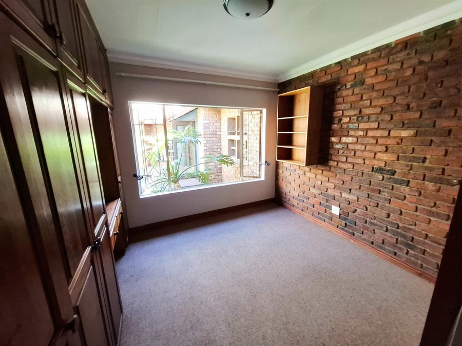 5 Bedroom Property for Sale in Aerorand Mpumalanga