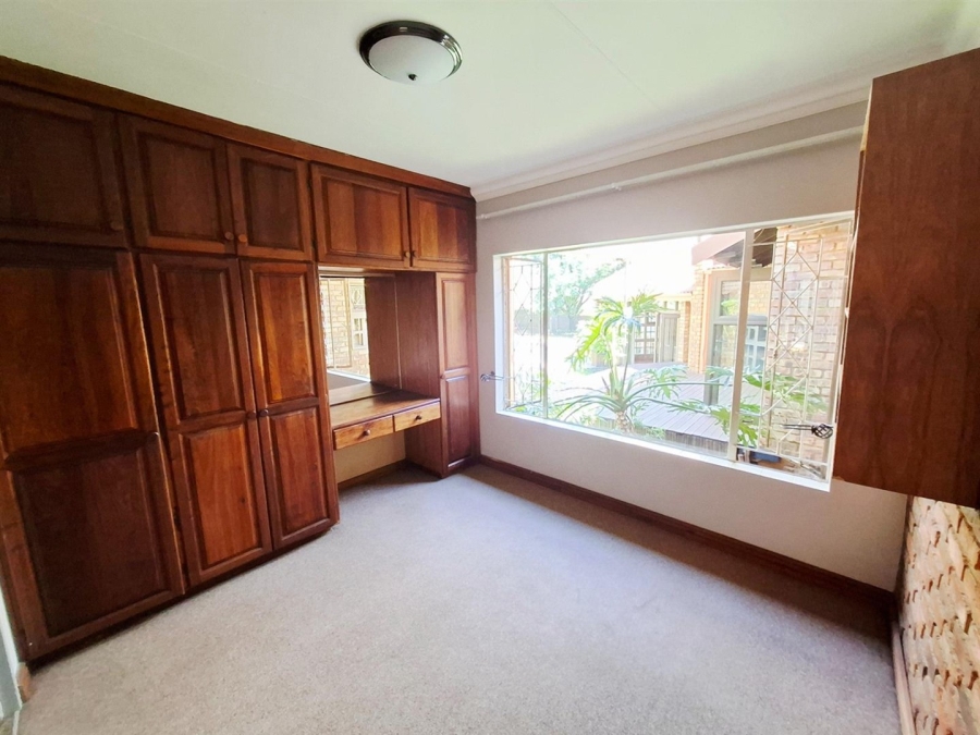 5 Bedroom Property for Sale in Aerorand Mpumalanga