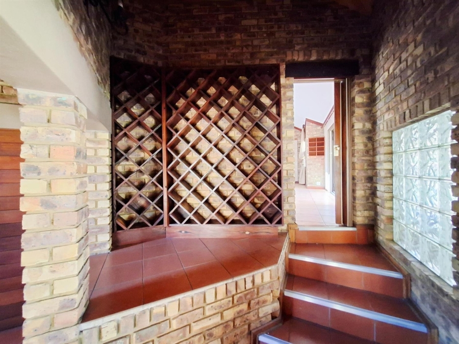 5 Bedroom Property for Sale in Aerorand Mpumalanga
