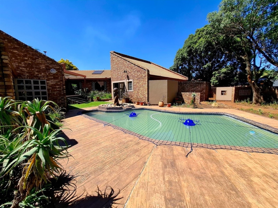 5 Bedroom Property for Sale in Aerorand Mpumalanga