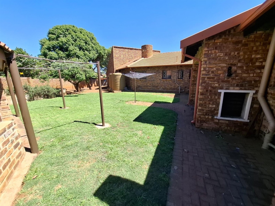 5 Bedroom Property for Sale in Aerorand Mpumalanga