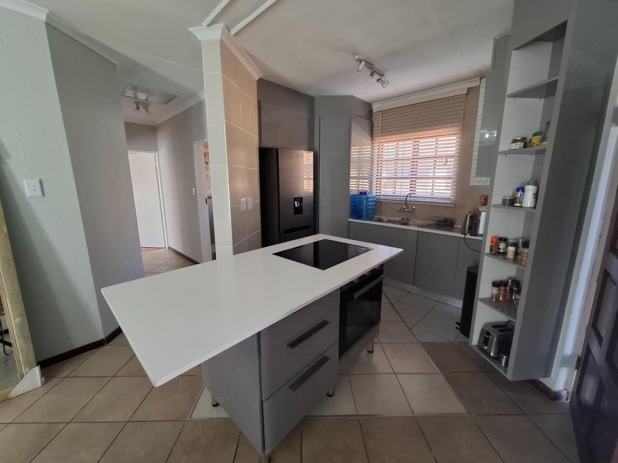 2 Bedroom Property for Sale in Aerorand Mpumalanga