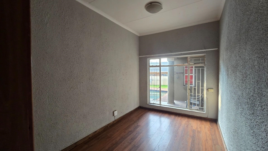 4 Bedroom Property for Sale in Aerorand Mpumalanga