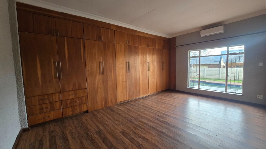 4 Bedroom Property for Sale in Aerorand Mpumalanga