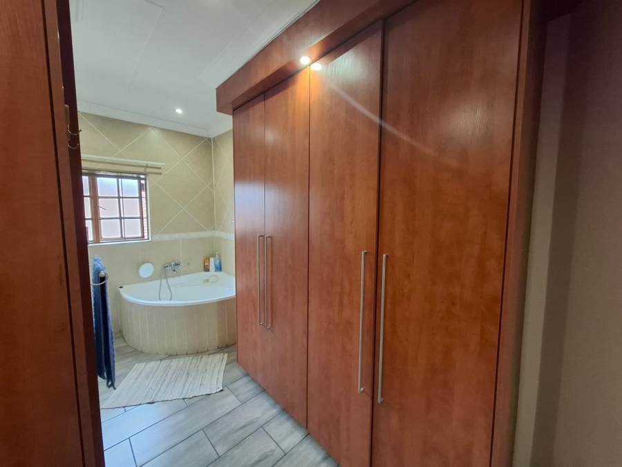 4 Bedroom Property for Sale in Aerorand Mpumalanga