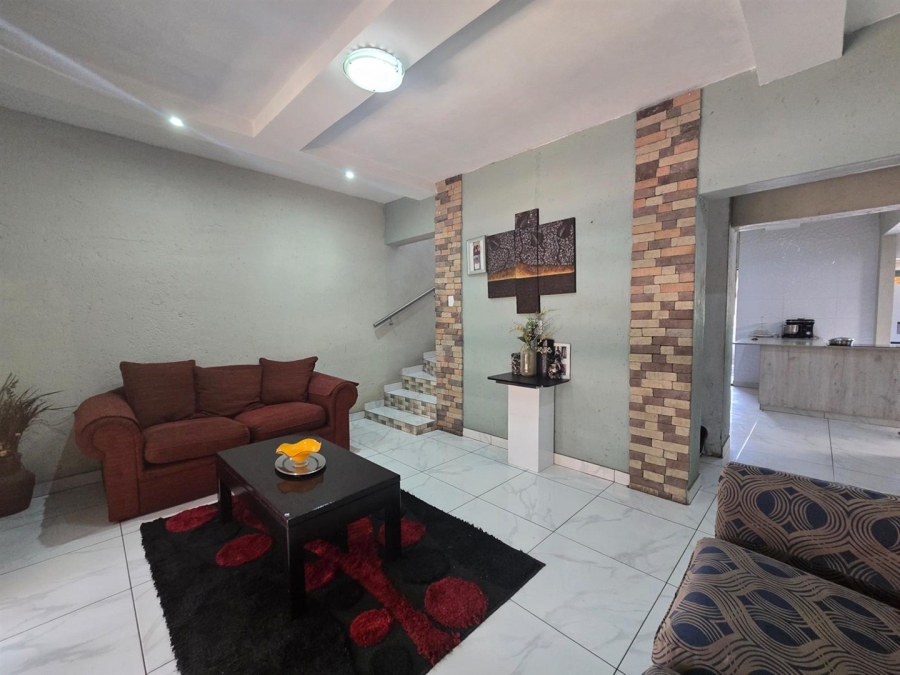 10 Bedroom Property for Sale in Aerorand Mpumalanga