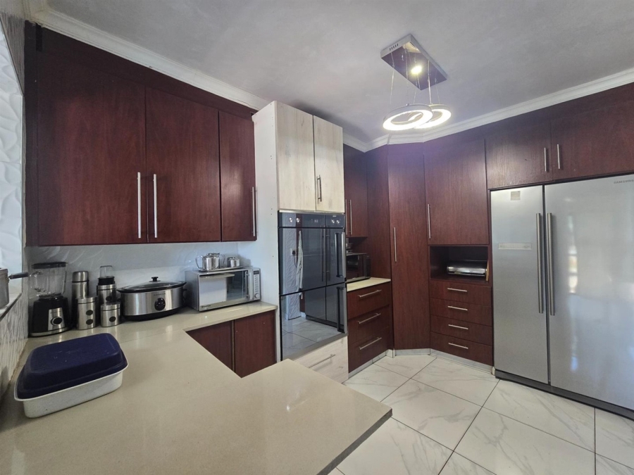 10 Bedroom Property for Sale in Aerorand Mpumalanga