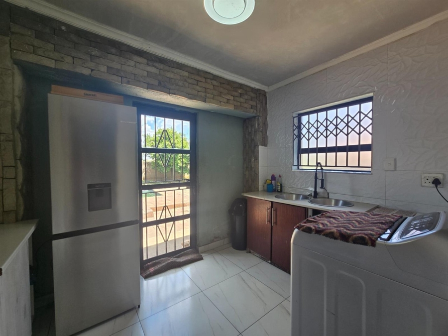 10 Bedroom Property for Sale in Aerorand Mpumalanga