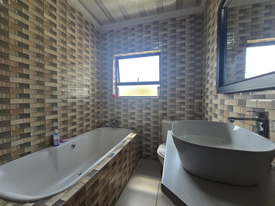 10 Bedroom Property for Sale in Aerorand Mpumalanga