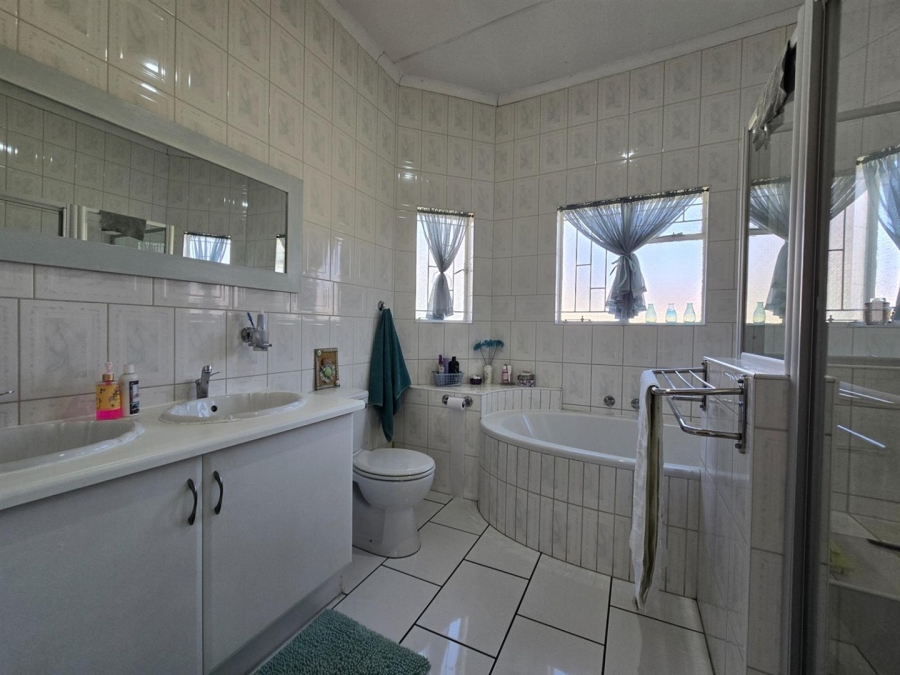5 Bedroom Property for Sale in Midlands Estate Mpumalanga