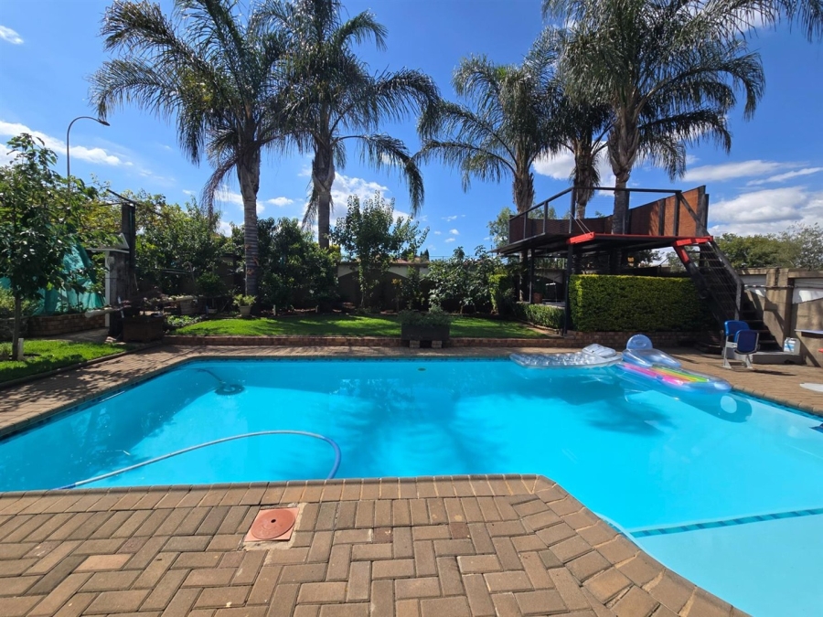 5 Bedroom Property for Sale in Aerorand Mpumalanga