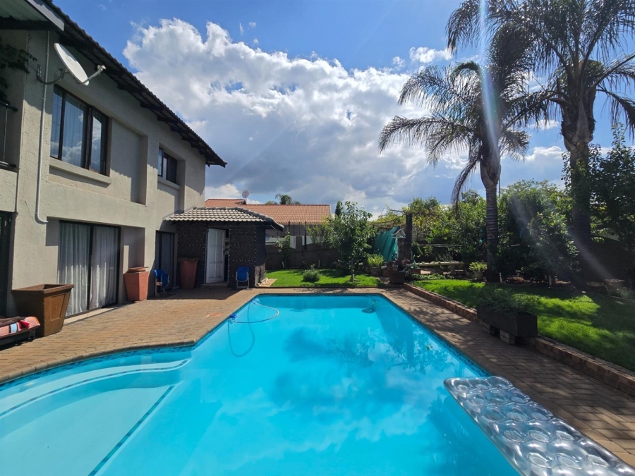 5 Bedroom Property for Sale in Aerorand Mpumalanga