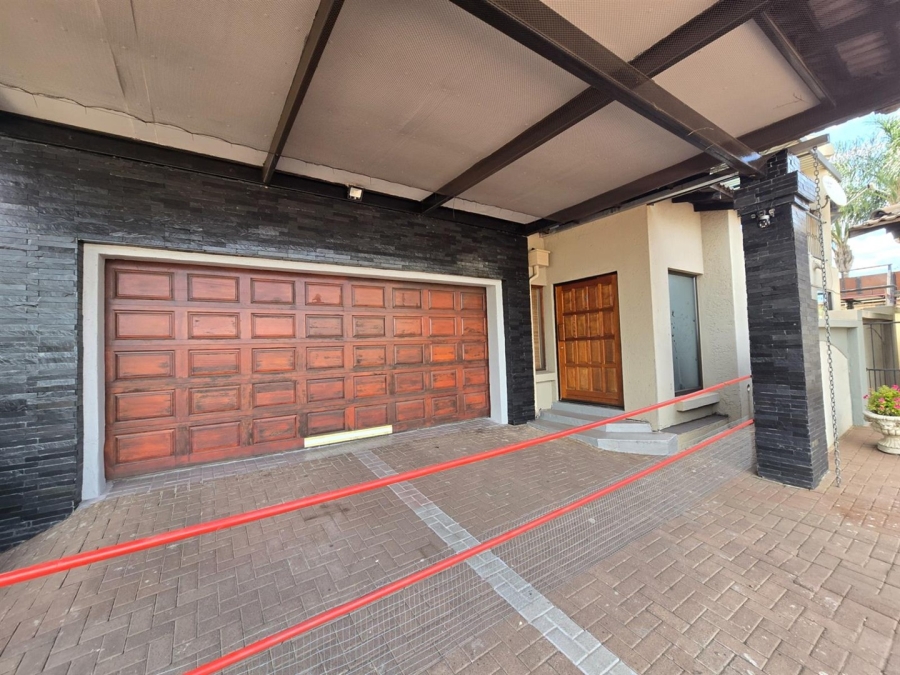 5 Bedroom Property for Sale in Aerorand Mpumalanga