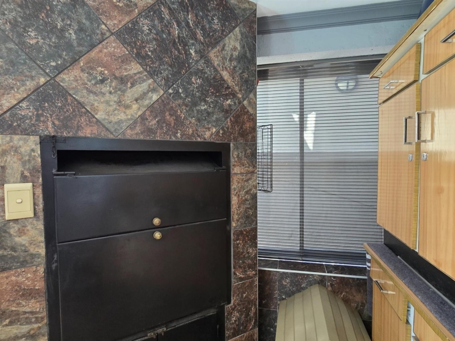 5 Bedroom Property for Sale in Aerorand Mpumalanga