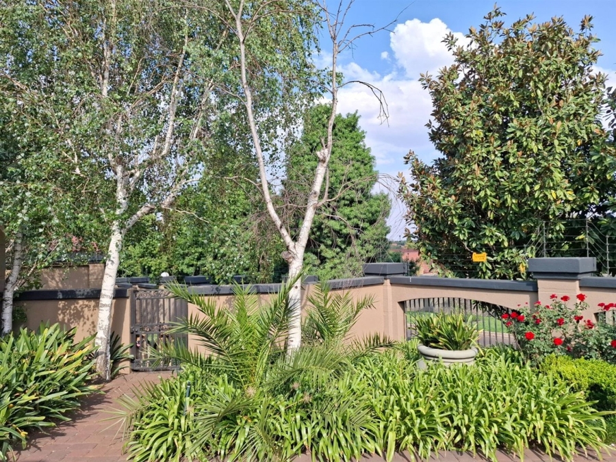 6 Bedroom Property for Sale in Aerorand Mpumalanga