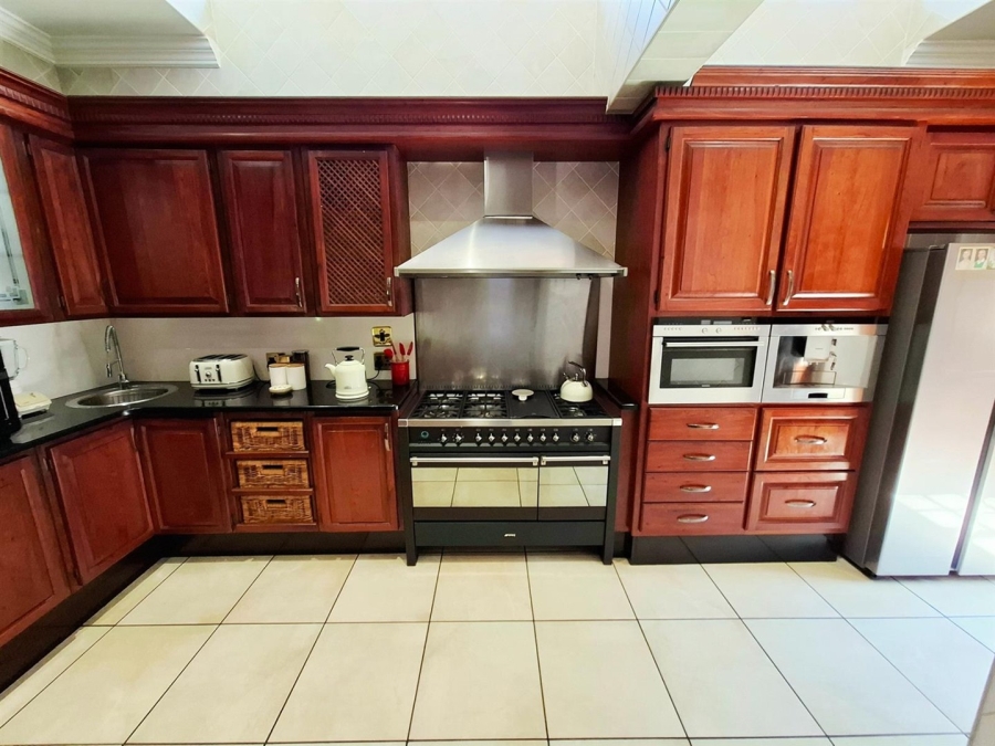 6 Bedroom Property for Sale in Aerorand Mpumalanga