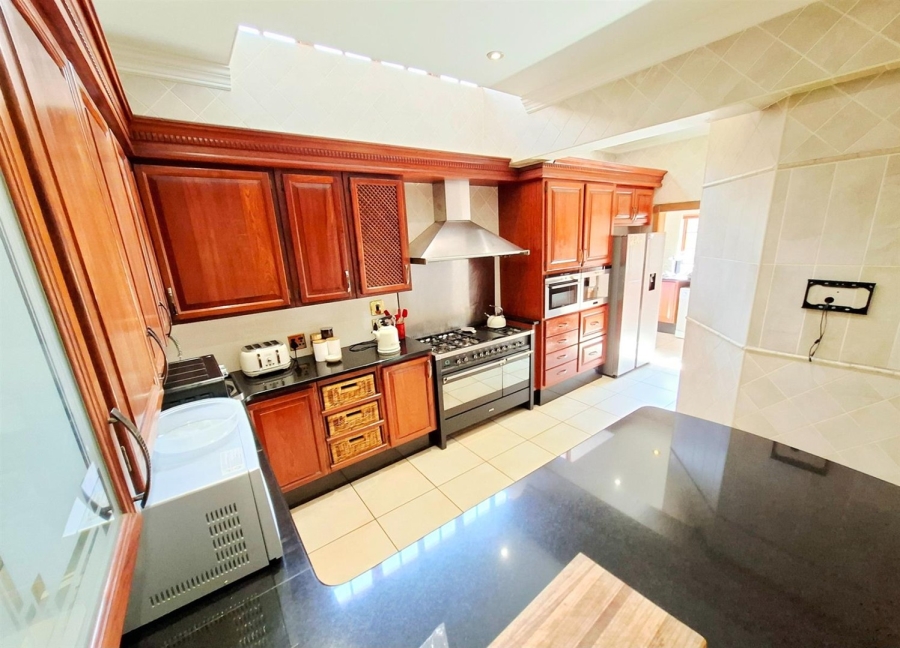 6 Bedroom Property for Sale in Aerorand Mpumalanga