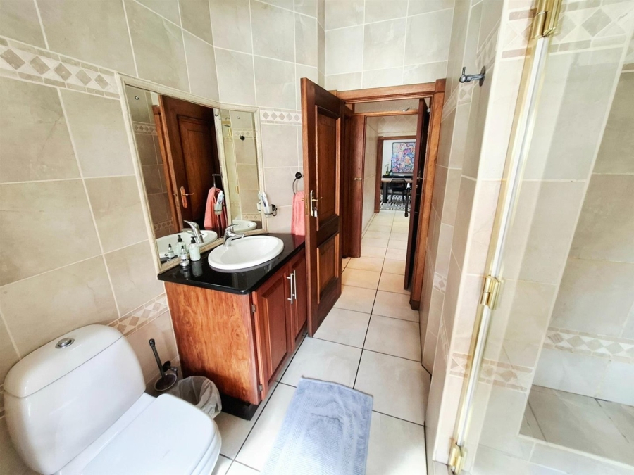 6 Bedroom Property for Sale in Aerorand Mpumalanga