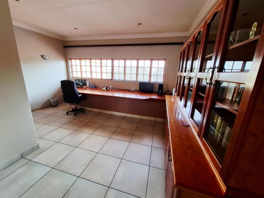 6 Bedroom Property for Sale in Aerorand Mpumalanga