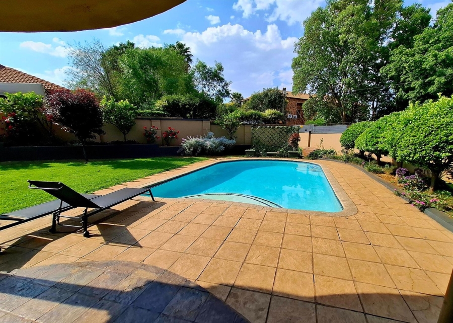 6 Bedroom Property for Sale in Aerorand Mpumalanga