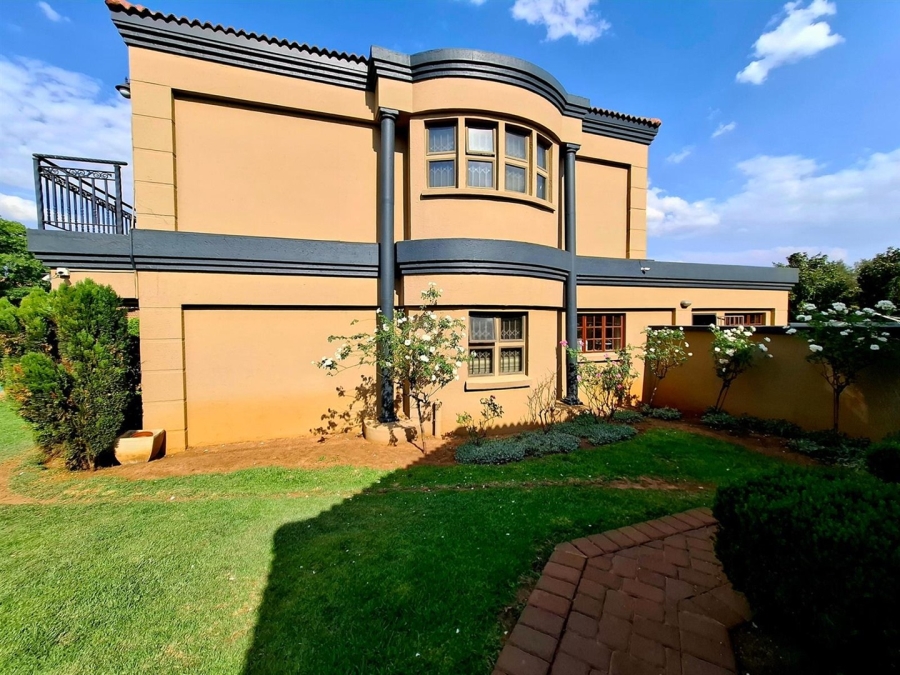 6 Bedroom Property for Sale in Aerorand Mpumalanga