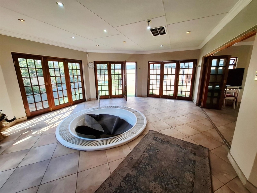6 Bedroom Property for Sale in Aerorand Mpumalanga