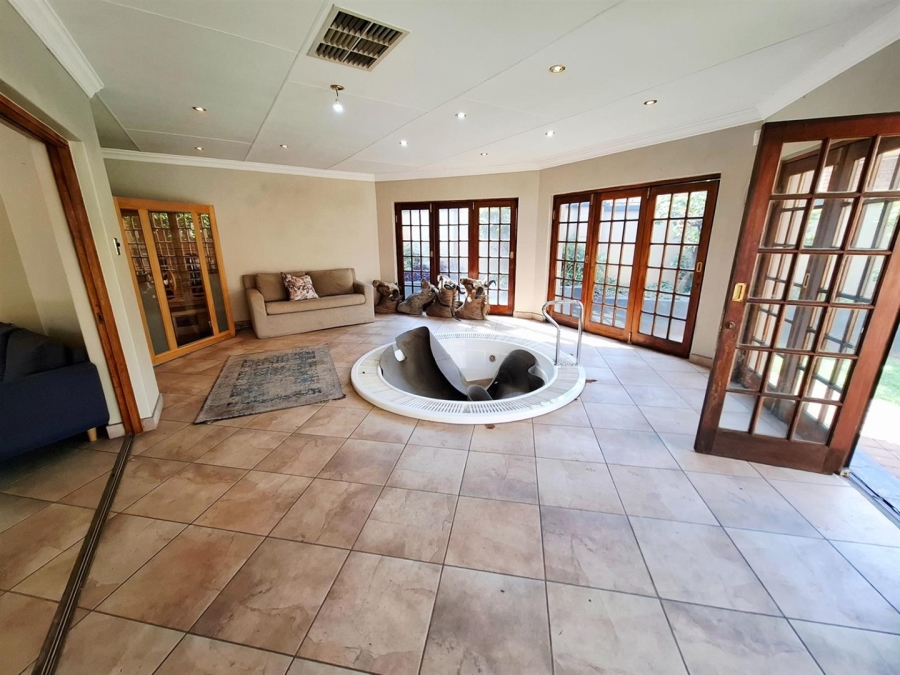 6 Bedroom Property for Sale in Aerorand Mpumalanga
