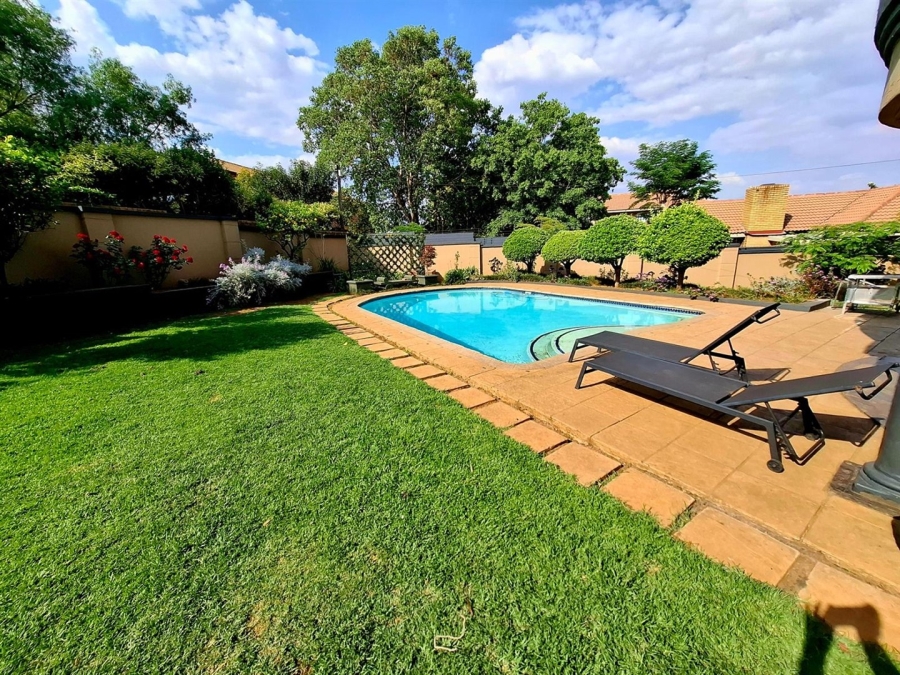 6 Bedroom Property for Sale in Aerorand Mpumalanga