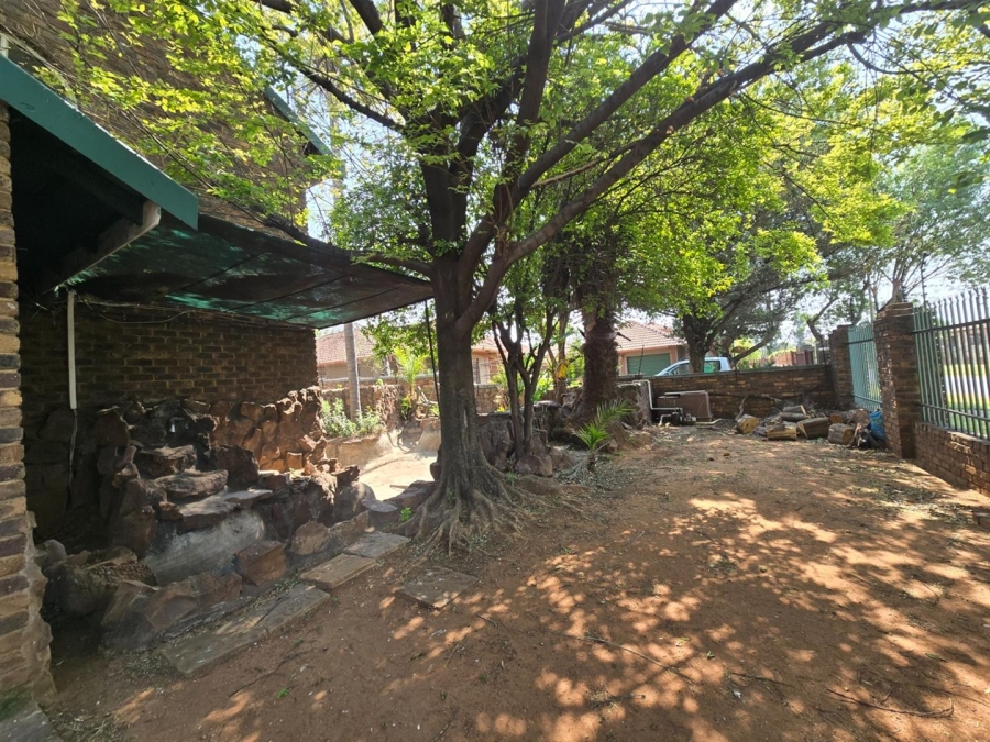 8 Bedroom Property for Sale in Aerorand Mpumalanga