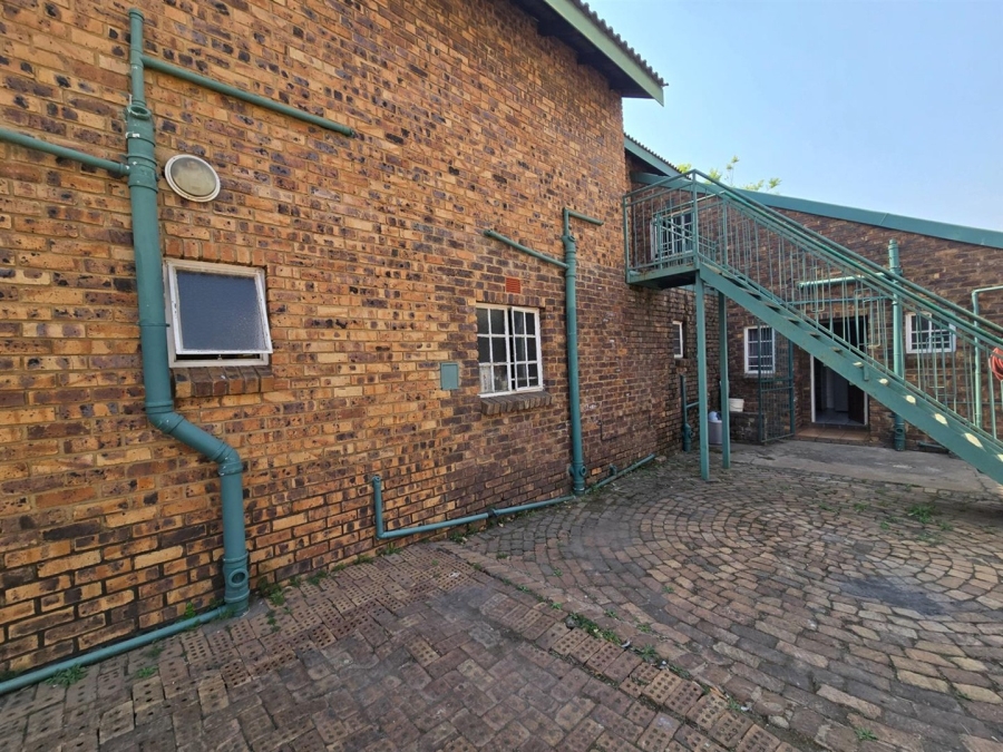 8 Bedroom Property for Sale in Aerorand Mpumalanga