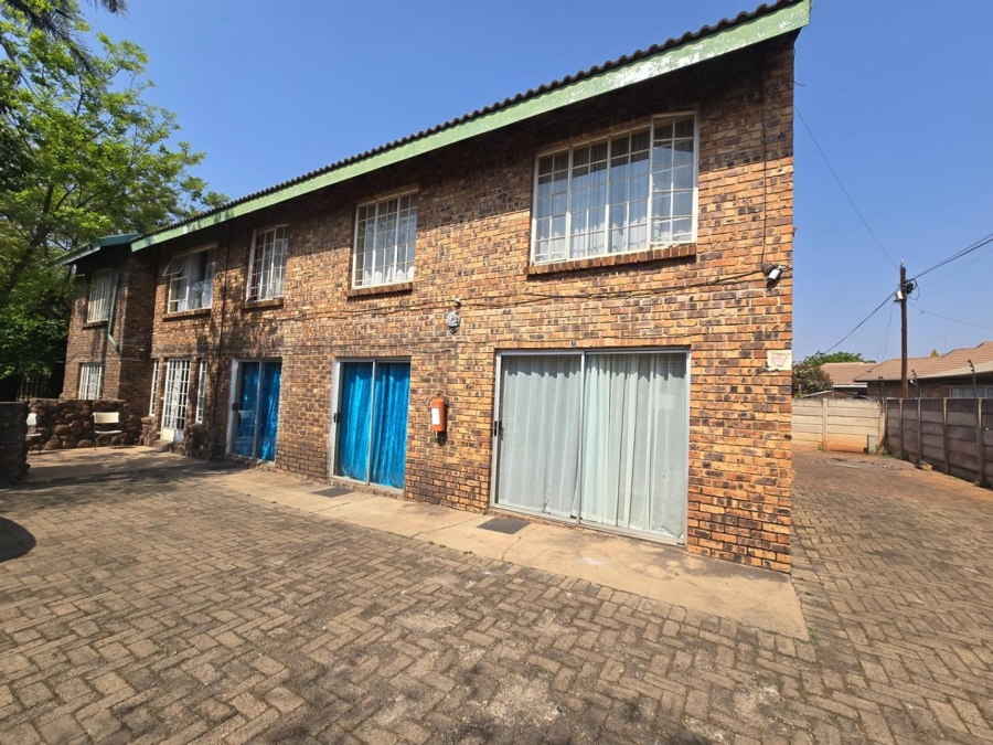 8 Bedroom Property for Sale in Aerorand Mpumalanga