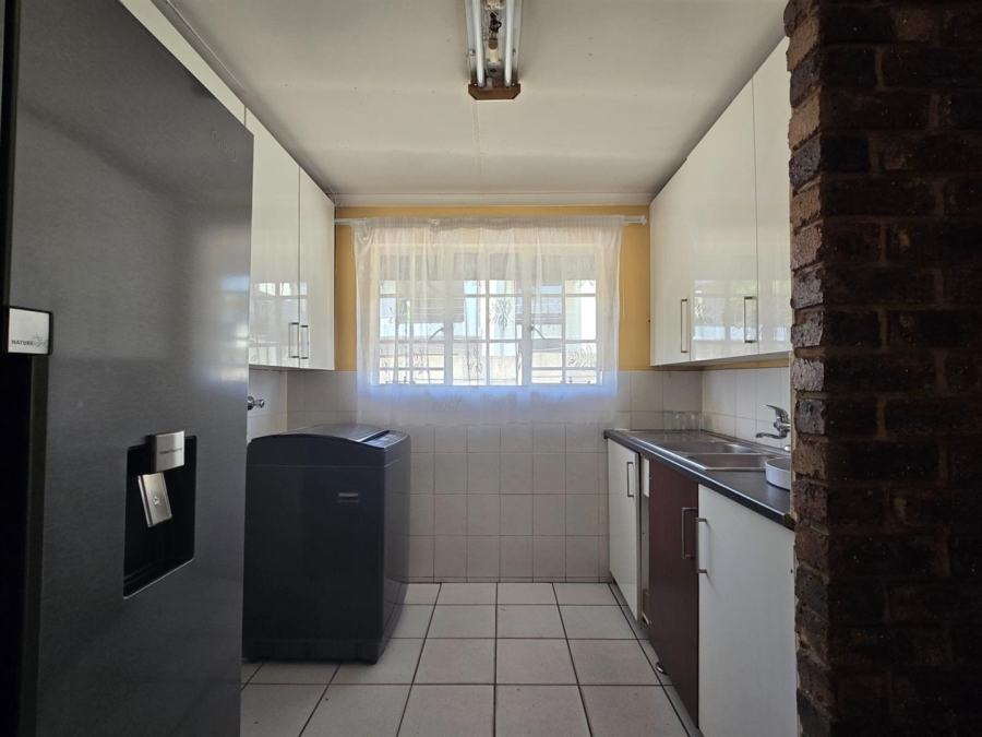 8 Bedroom Property for Sale in Aerorand Mpumalanga
