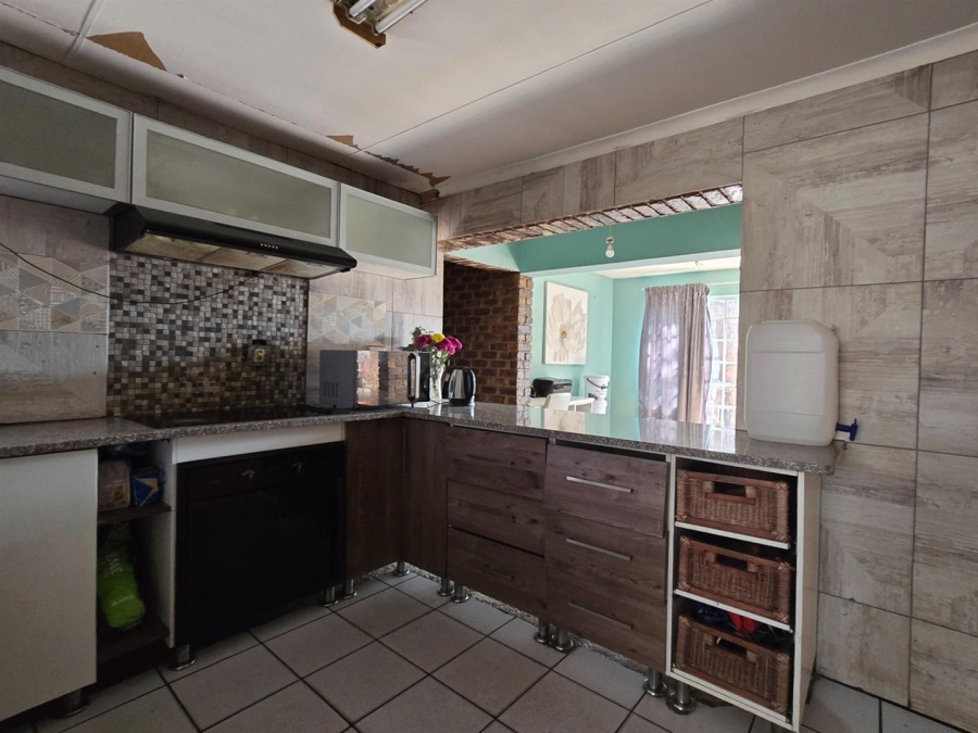 8 Bedroom Property for Sale in Aerorand Mpumalanga