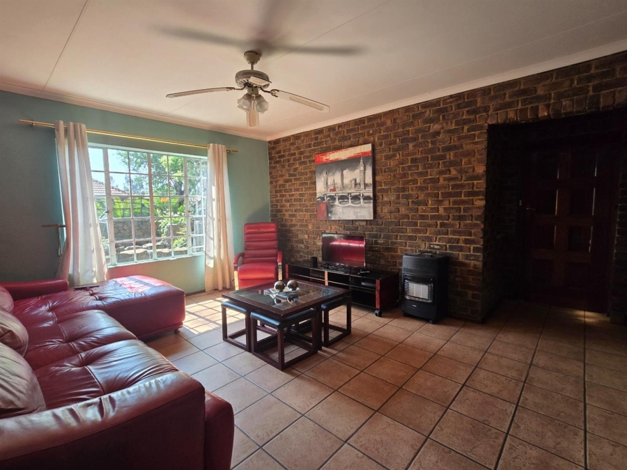 8 Bedroom Property for Sale in Aerorand Mpumalanga