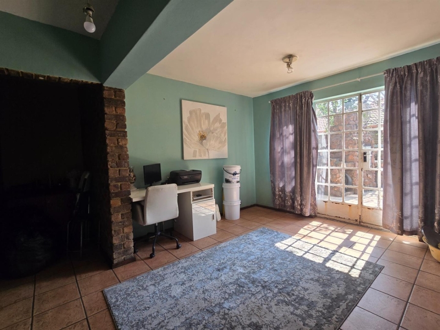 8 Bedroom Property for Sale in Aerorand Mpumalanga