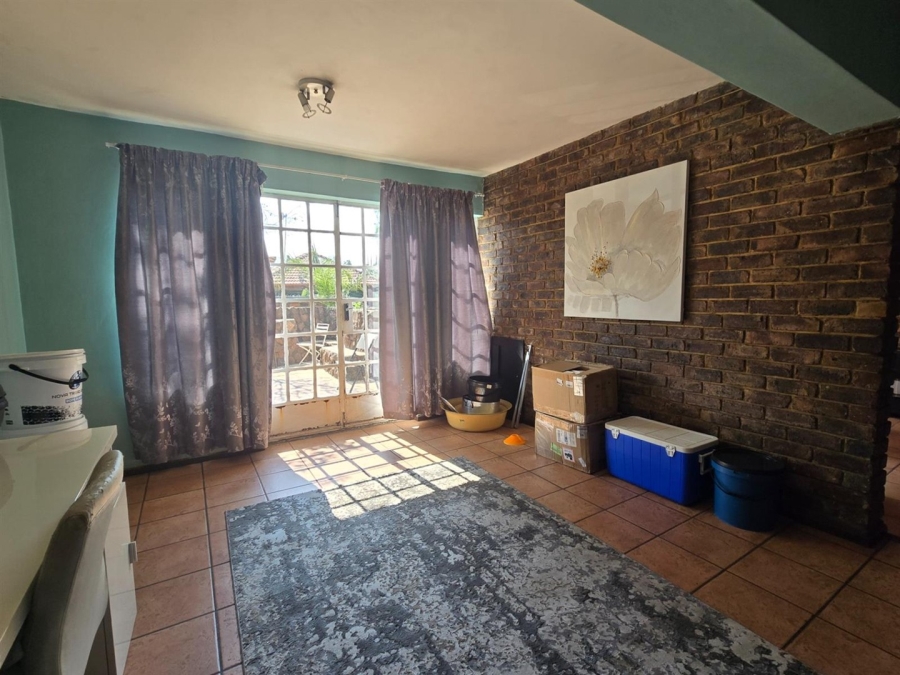 8 Bedroom Property for Sale in Aerorand Mpumalanga