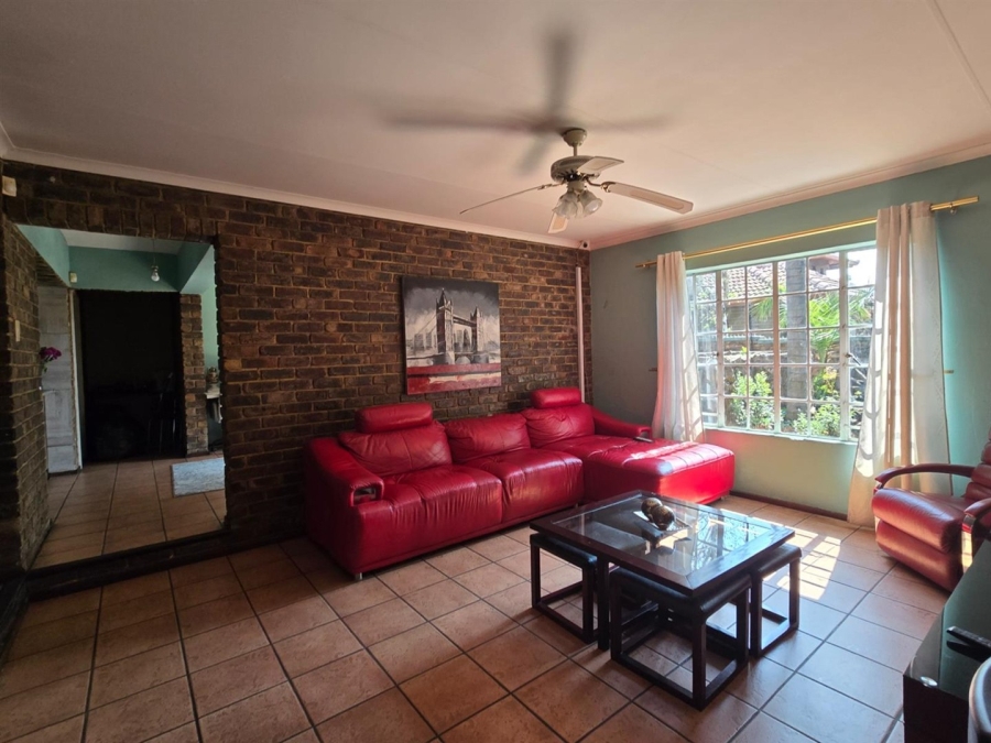 8 Bedroom Property for Sale in Aerorand Mpumalanga
