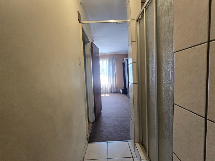 8 Bedroom Property for Sale in Aerorand Mpumalanga