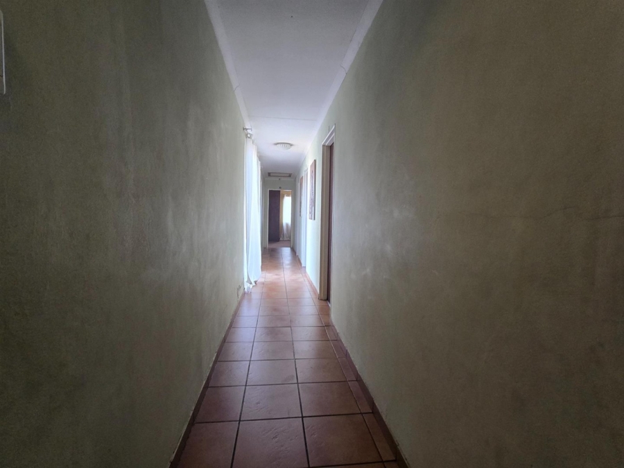 8 Bedroom Property for Sale in Aerorand Mpumalanga