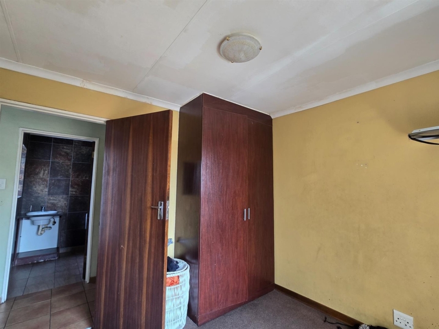 8 Bedroom Property for Sale in Aerorand Mpumalanga