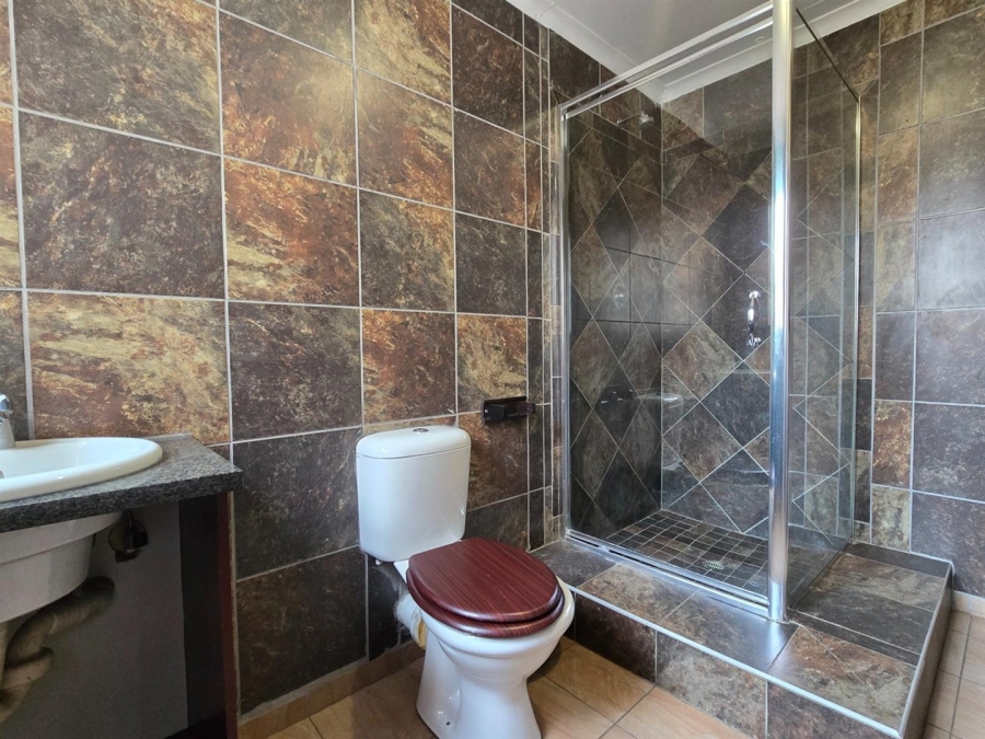 8 Bedroom Property for Sale in Aerorand Mpumalanga