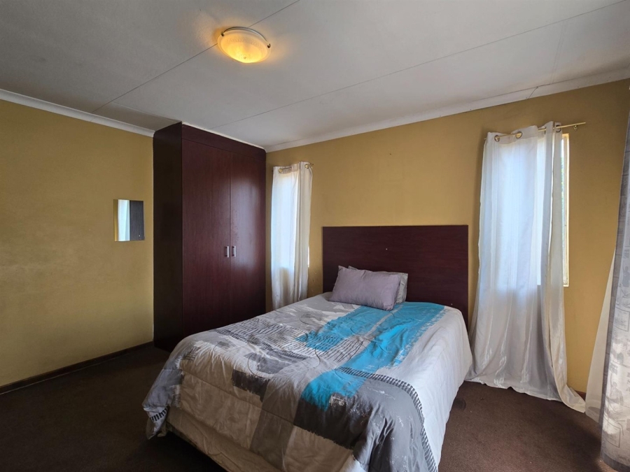 8 Bedroom Property for Sale in Aerorand Mpumalanga