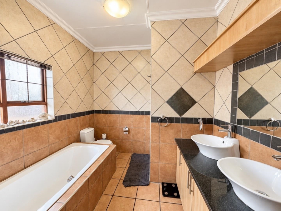 3 Bedroom Property for Sale in Aerorand Mpumalanga