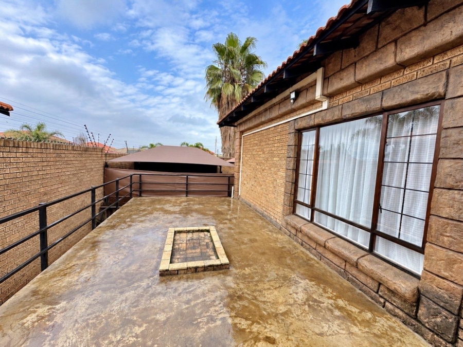3 Bedroom Property for Sale in Aerorand Mpumalanga