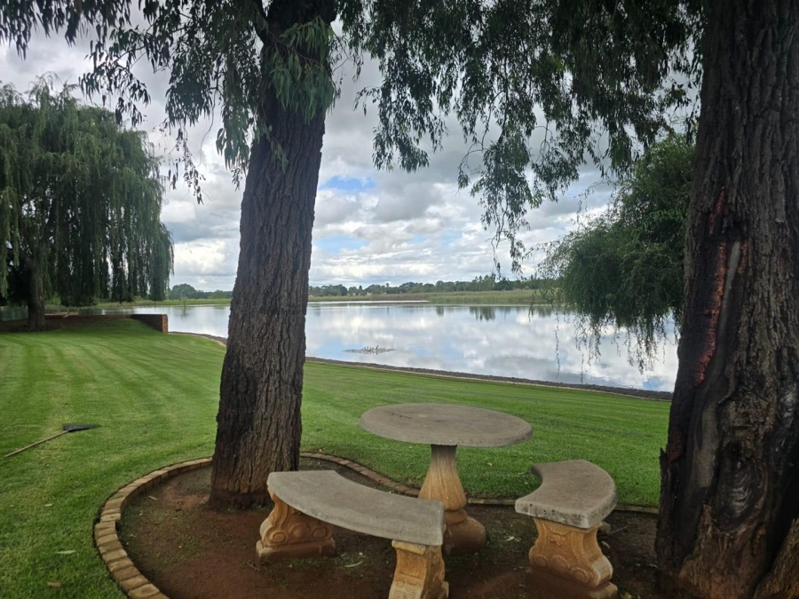 5 Bedroom Property for Sale in Aerorand Mpumalanga
