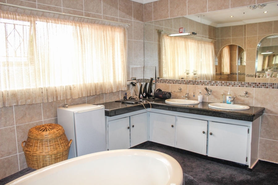 4 Bedroom Property for Sale in Gholfsig Mpumalanga