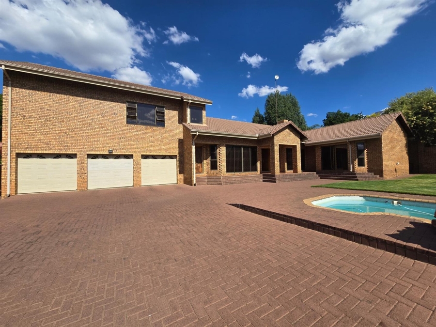 4 Bedroom Property for Sale in Clubville Mpumalanga