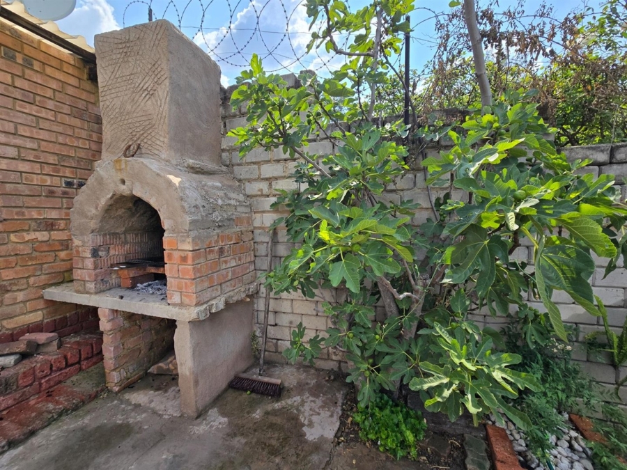 2 Bedroom Property for Sale in Middelburg Central Mpumalanga