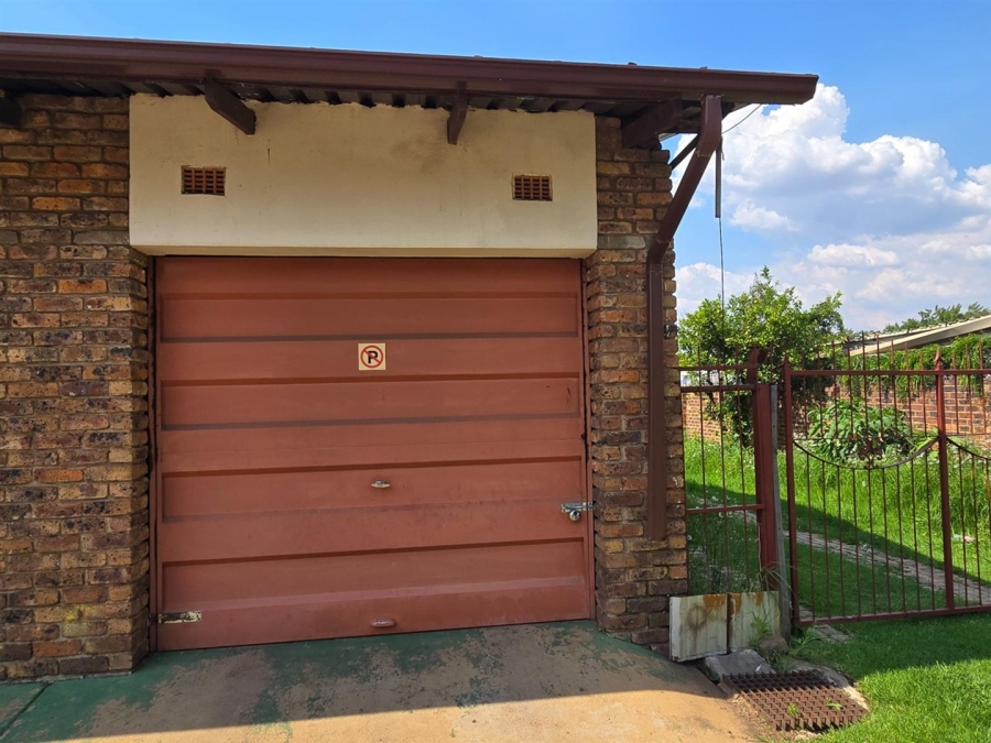 2 Bedroom Property for Sale in Middelburg Central Mpumalanga